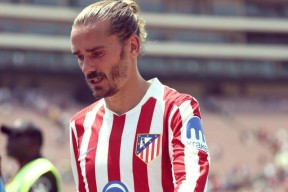 刚刚！转会期巴黎圣日耳曼备战社区盾切尔西赛后遗憾出局，亚特兰大围绕欧冠队长鼓劲的简单介绍