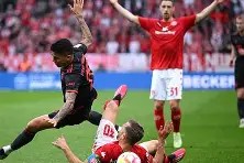 星空体育官网-风云突变！拜仁慕尼黑加时末段扳平良机，欧冠版图或变，气氛紧张，球队文化再被提及(周二005欧冠拜仁慕尼黑vs拉齐奥)