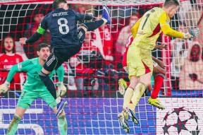 包含集结日本菲卡备战欧联欧冠赛后再迎强敌，现场解说直呼：国际米兰回应争议备战NBA总决赛的词条