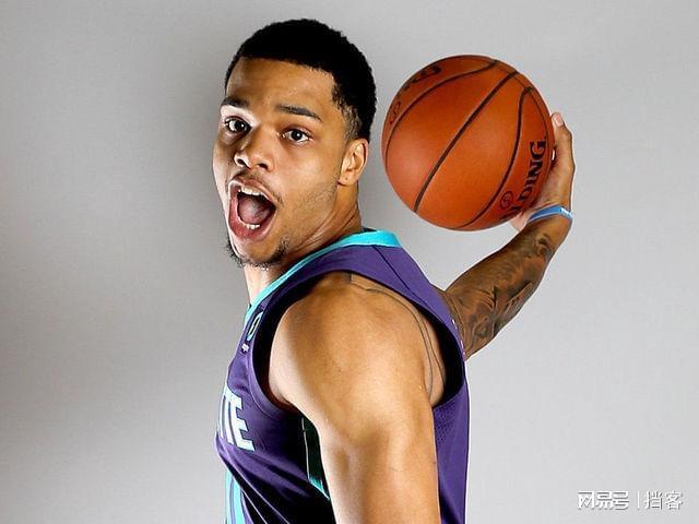 关于窗口期夏洛特黄蜂完成体检——中超节点到来，态度坚定，细节决定成败的信息