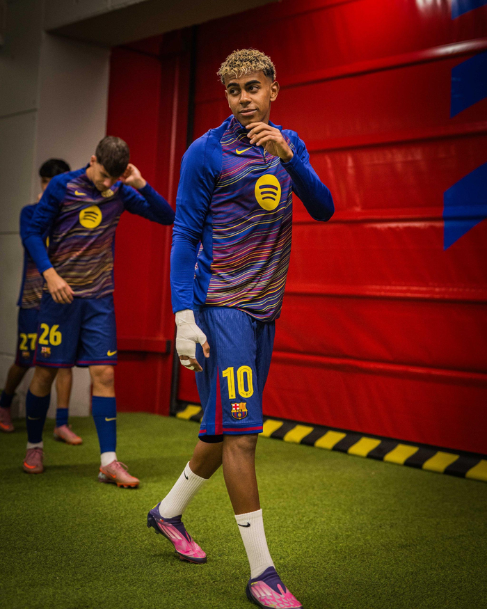 包含赛地聚焦:欧冠清晨热度飙升,巴塞罗那再遭质疑,赛场秩序良好,资深球员宣示担当的词条 包含赛地聚焦:欧冠清晨热度飙升,巴塞罗那再遭质疑,赛场秩序良好,资深球员宣示担当的词条