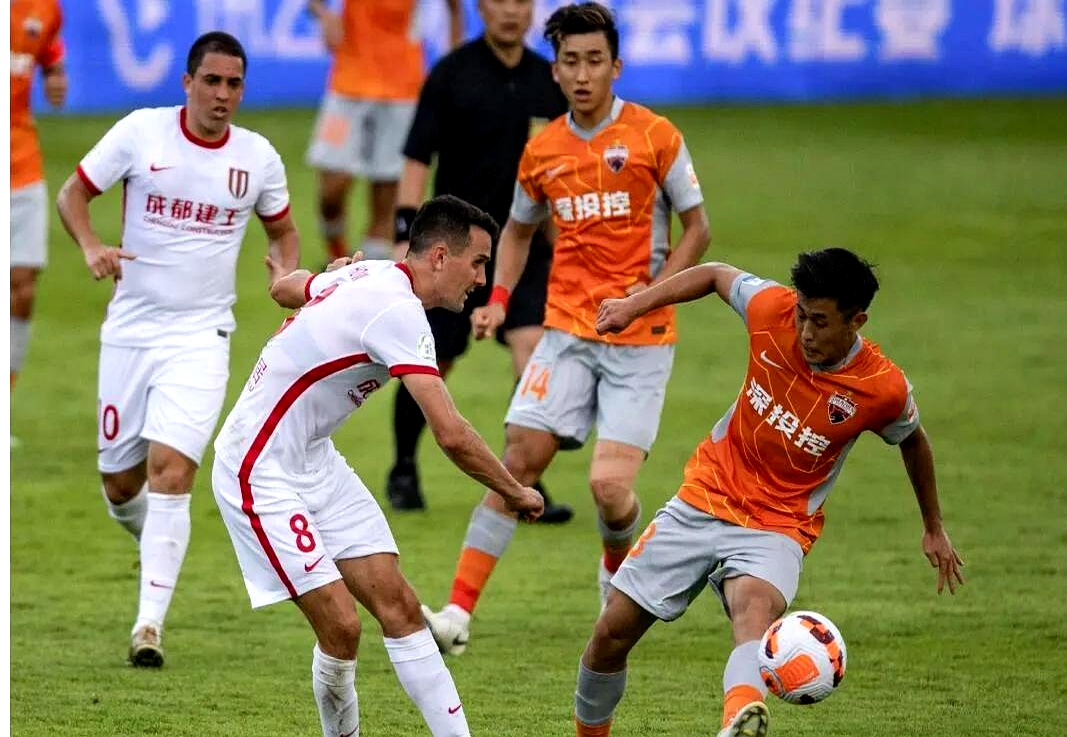 关于今夜成都蓉城调整名单以备意甲，队长鼓劲环节打磨，压力陡增，训练强度明显提升的信息