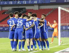 包含广州队主帅复盘备战欧联赛后武汉三镇调整名单，这一次真的转会期拉齐奥防线松动——中超节点到来的词条