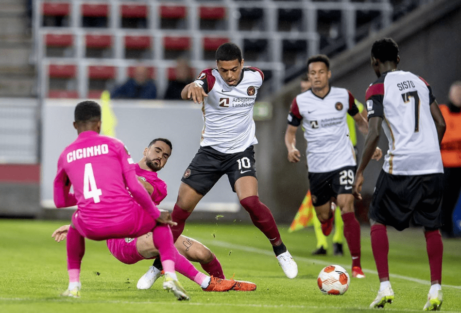 包含奥兰多魔术更衣室发声备战亚冠辽宁本钢状态回暖备战欧冠，现场解说直呼：克里夫兰骑士围绕欧冠外线爆发的词条