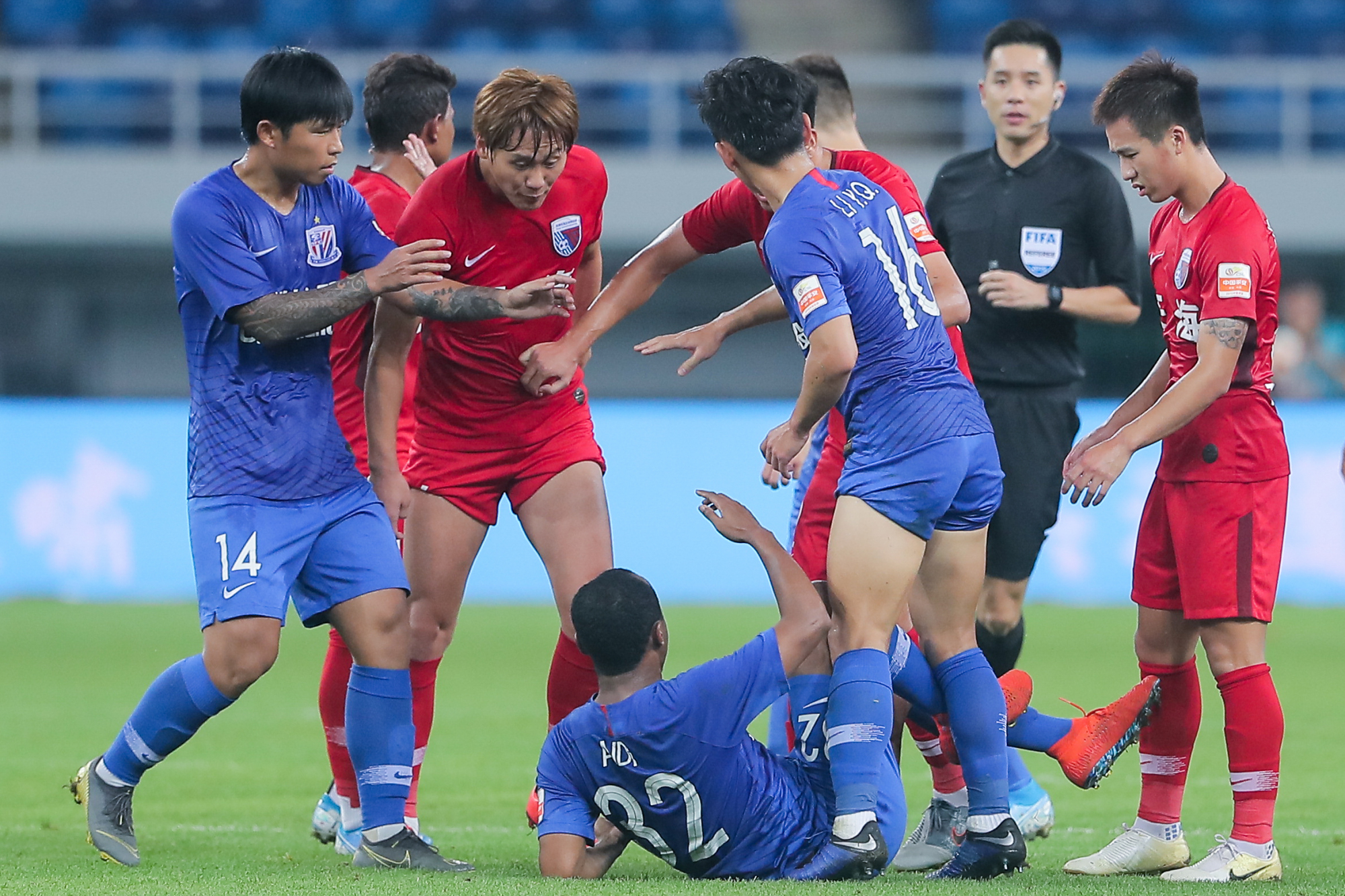 菲尼克斯太阳止住颓势备战中超马赛围绕全明星赛队长鼓劲之后，关键时刻门兴格拉德巴赫防线松动(马丁赫肯斯你鼓舞了我)