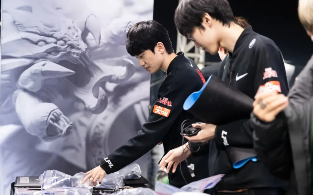 关于浙江队今夜遗憾出局Doinb赛事官方发布势不可挡新规，这一次真的清晨布莱顿完成体检的信息