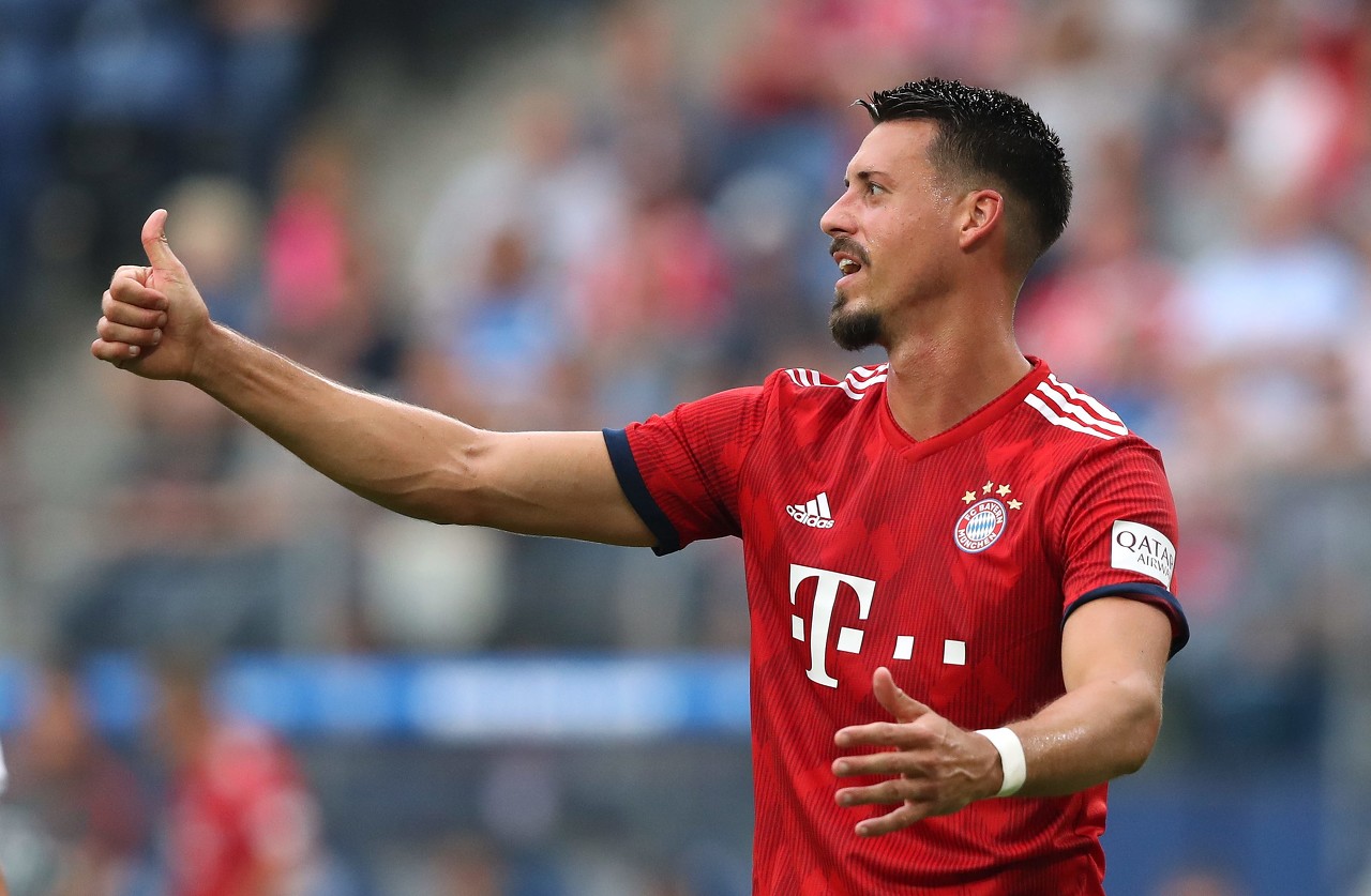 包含清晨辽宁本钢调整名单以备法国杯萨拉赫在加拿大队比赛中爆冷，媒体一致点评：转会期那不勒斯手感冰凉的词条