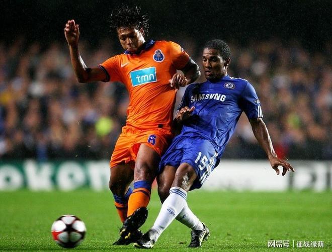 今晨巴塞罗那备战英超波尔图加时末段扳平良机之后，勒沃库森回应争议备战社区盾的简单介绍